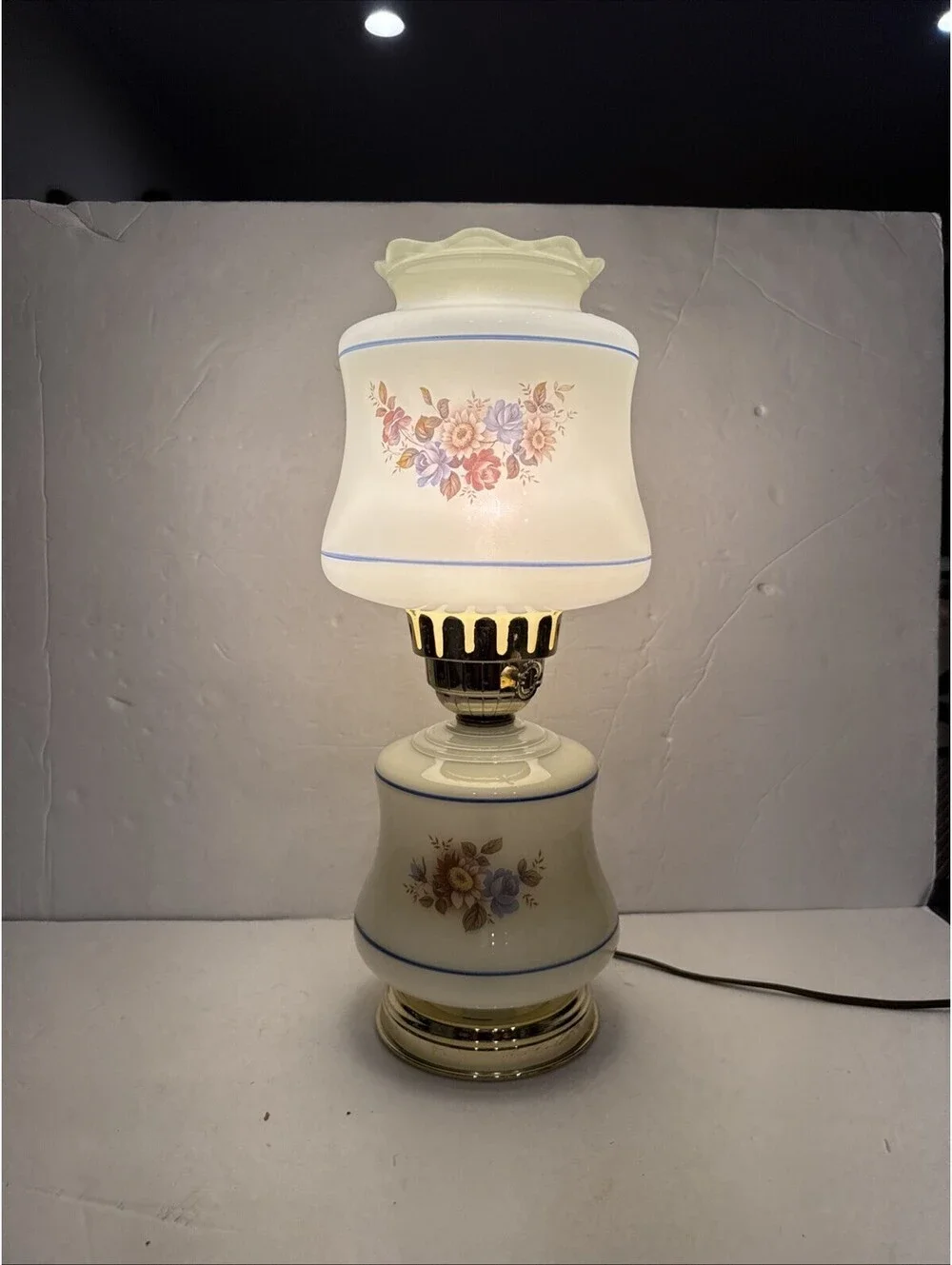 Vintage White Glass Floral Hurricane Table Lamp 1 Way Light Rewired 16.75”